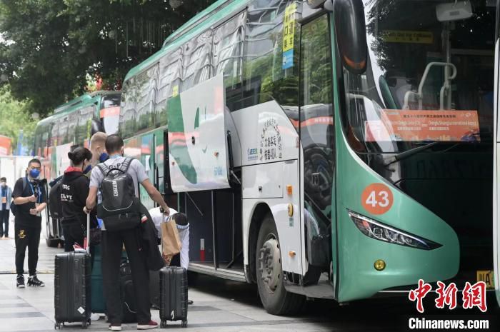 陶汉林16+9阿尔斯兰24+5+10罗凯文28分山东力克宁波CBA常规赛，山东主场迎战宁波。